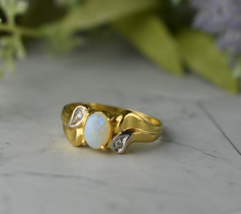14K Yellow Gold Opal & Diamonds Ring Size 8